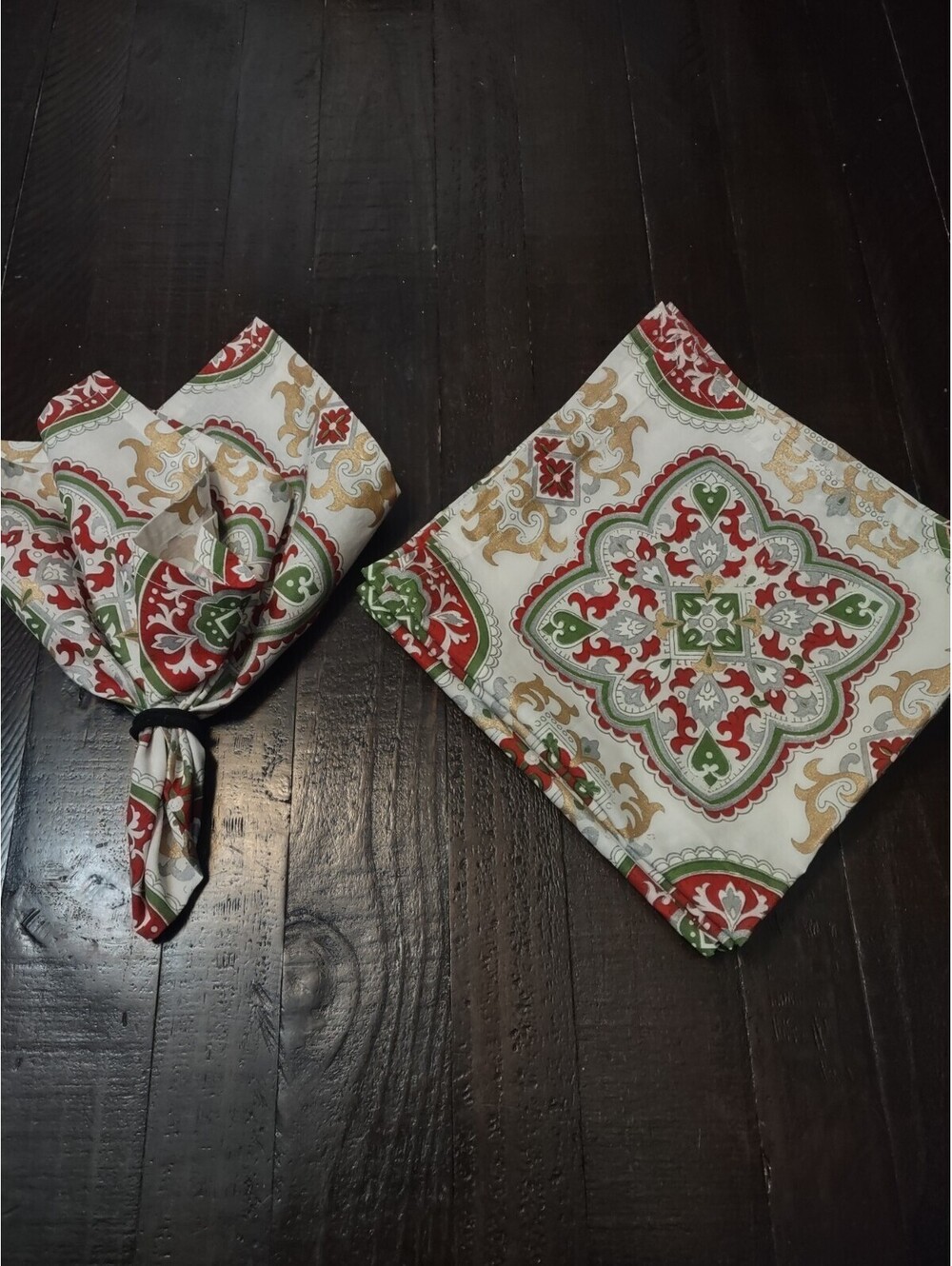Pier 1 Burgundy Silver Gold Paisley Set Of 8 Christmas Dinner Napkins